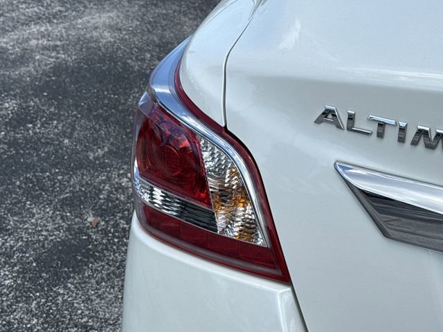 Used 2013 Nissan Altima 2.5 SV image 15