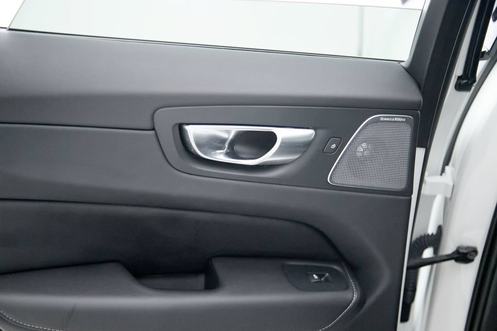 Certified 2023 Volvo XC60 B6 Ultimate w/ Climate Package AWD/4WD image 23