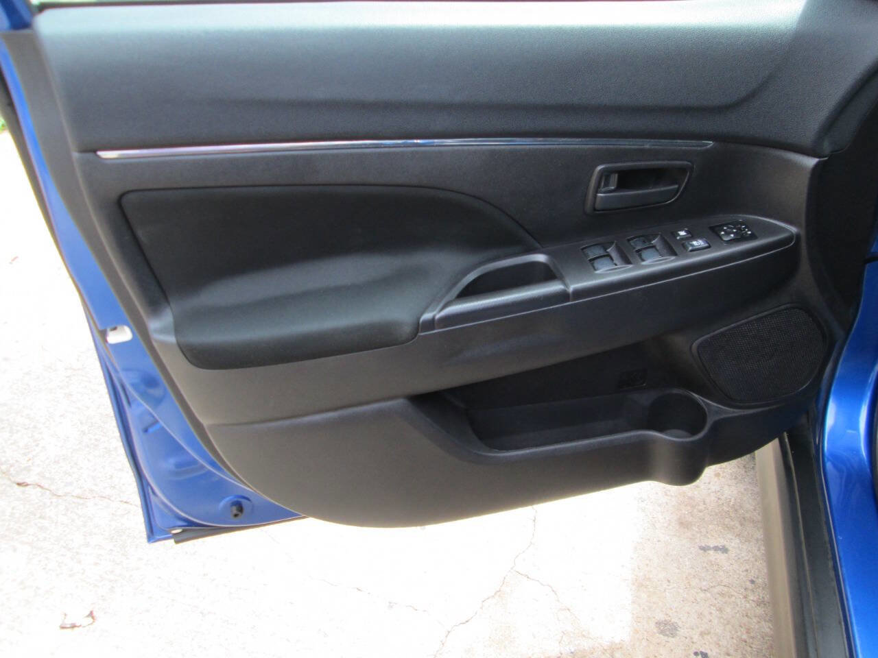 Used 2015 Mitsubishi Outlander Sport ES AWD/4WD image 5