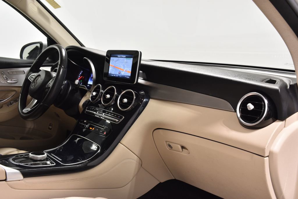 Used 2017 Mercedes-Benz GLC 300 GLC 300 image 32