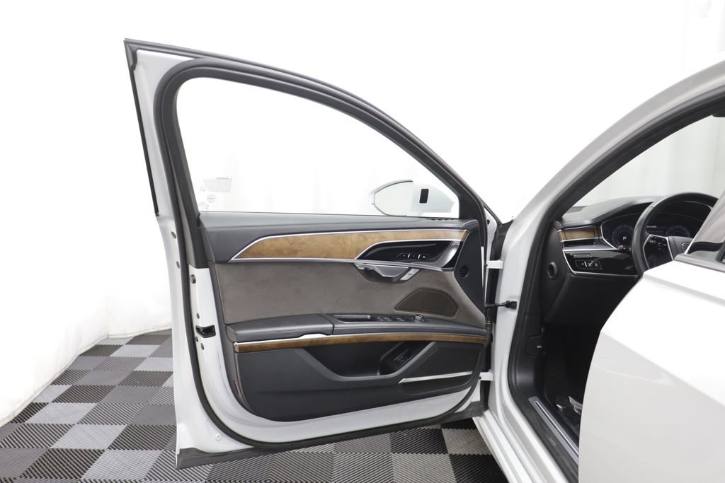 Used 2020 Audi A8 L 4.0T w/ Executive Package AWD/4WD image 4