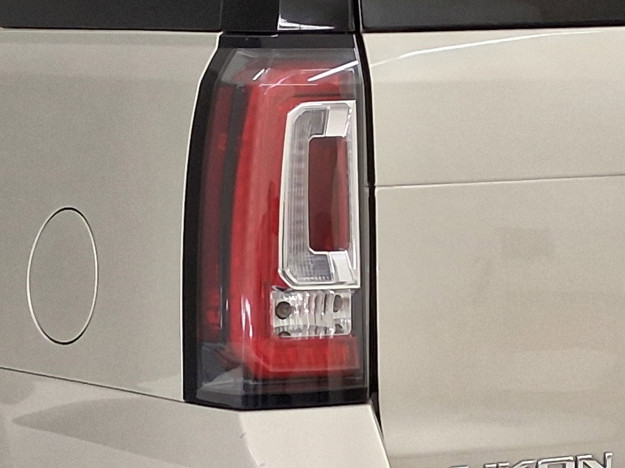 Used 2016 GMC Yukon SLT w/ Open Road Package image 11