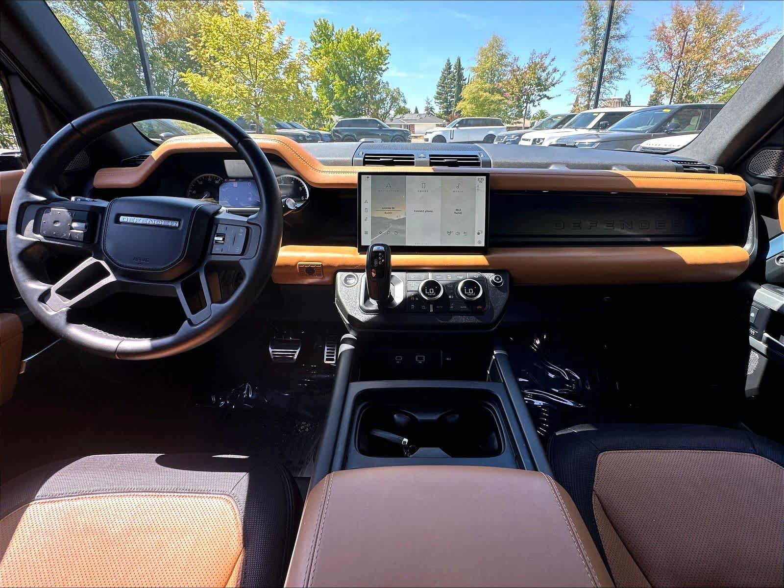 Used 2023 Land Rover Defender 110 X-Dynamic SE AWD/4WD image 18