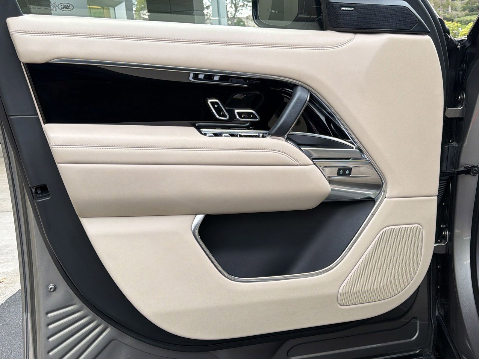 Certified 2023 Land Rover Range Rover SE image 22