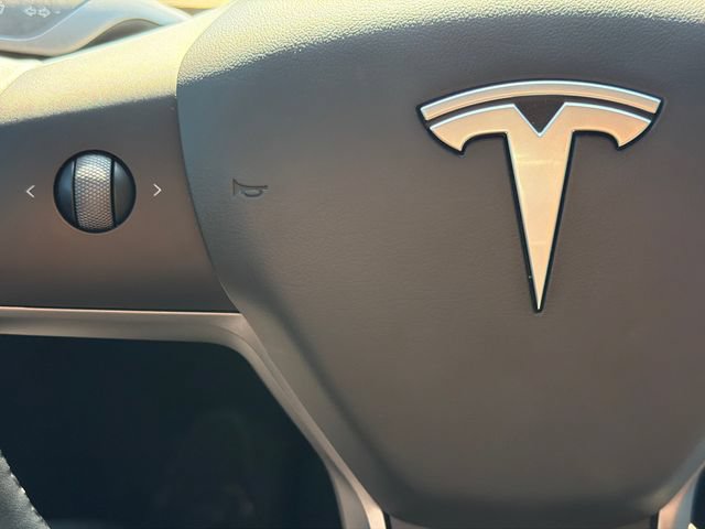 Used 2025 Tesla Model Y Long Range RWD image 30