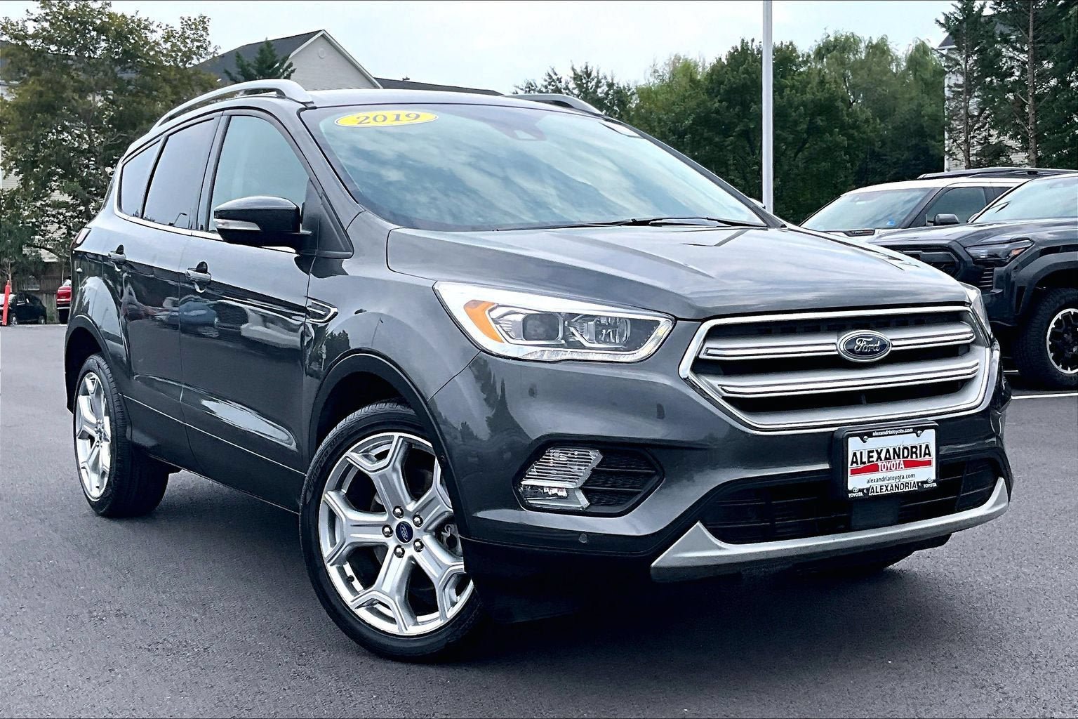 Used 2019 Ford Escape Titanium AWD/4WD image 2