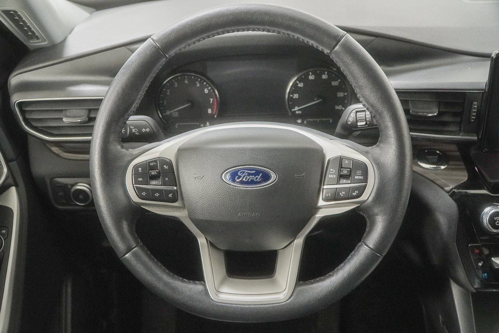 Used 2022 Ford Explorer Limited w/ Equipment Group 301A image 27