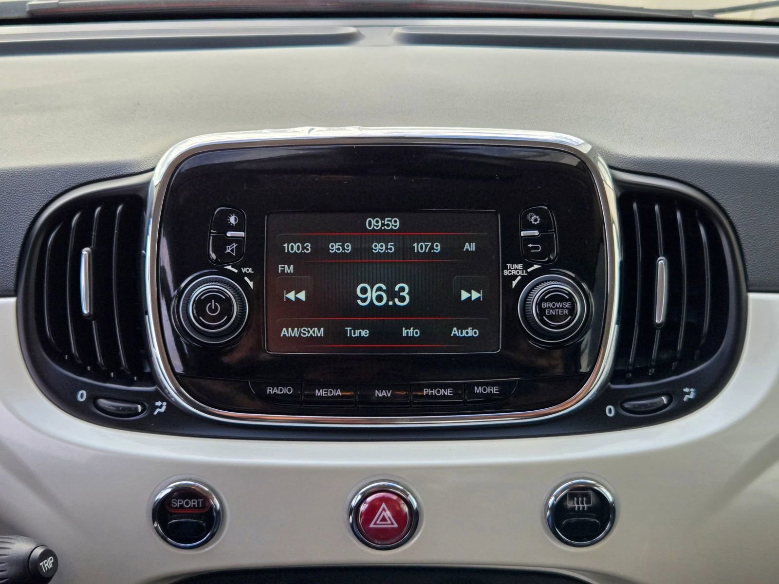 Used 2017 FIAT 500 Pop image 24