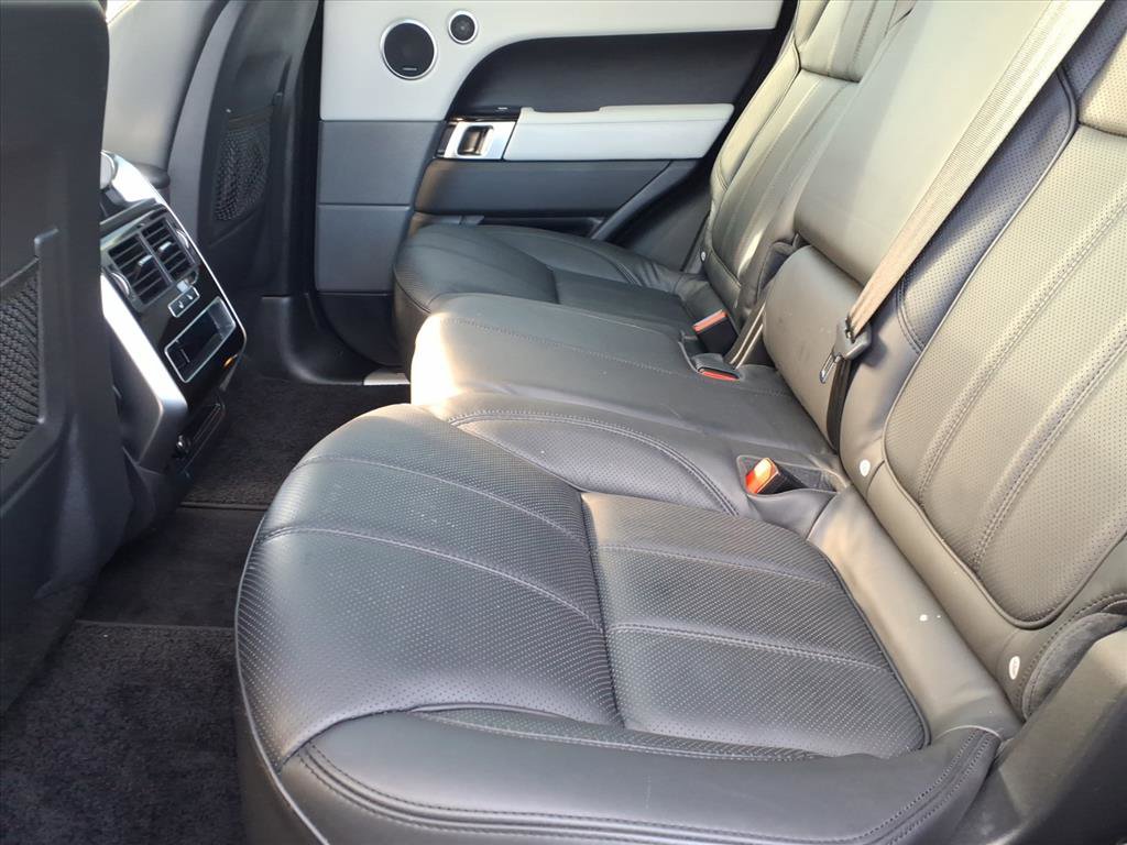 Used 2016 Land Rover Range Rover Sport HSE image 10