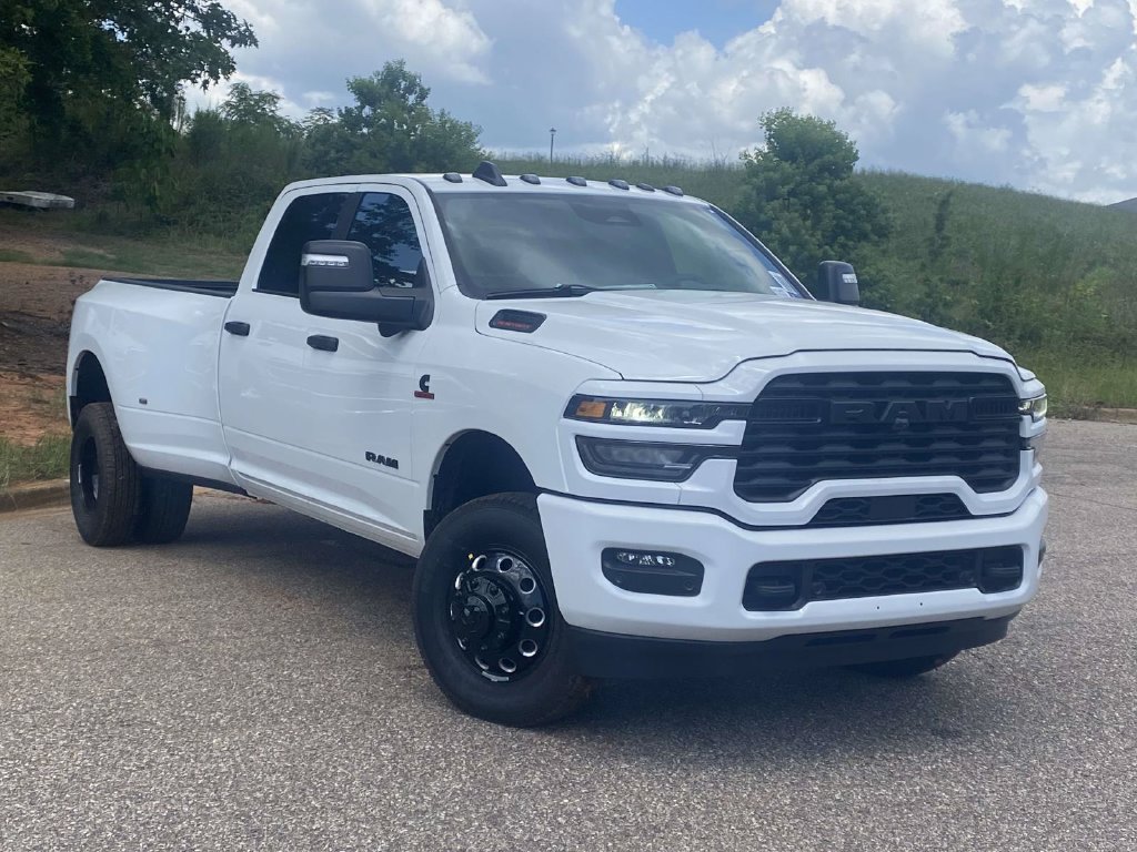 New 2026 RAM 3500 Big Horn AWD/4WD image 31