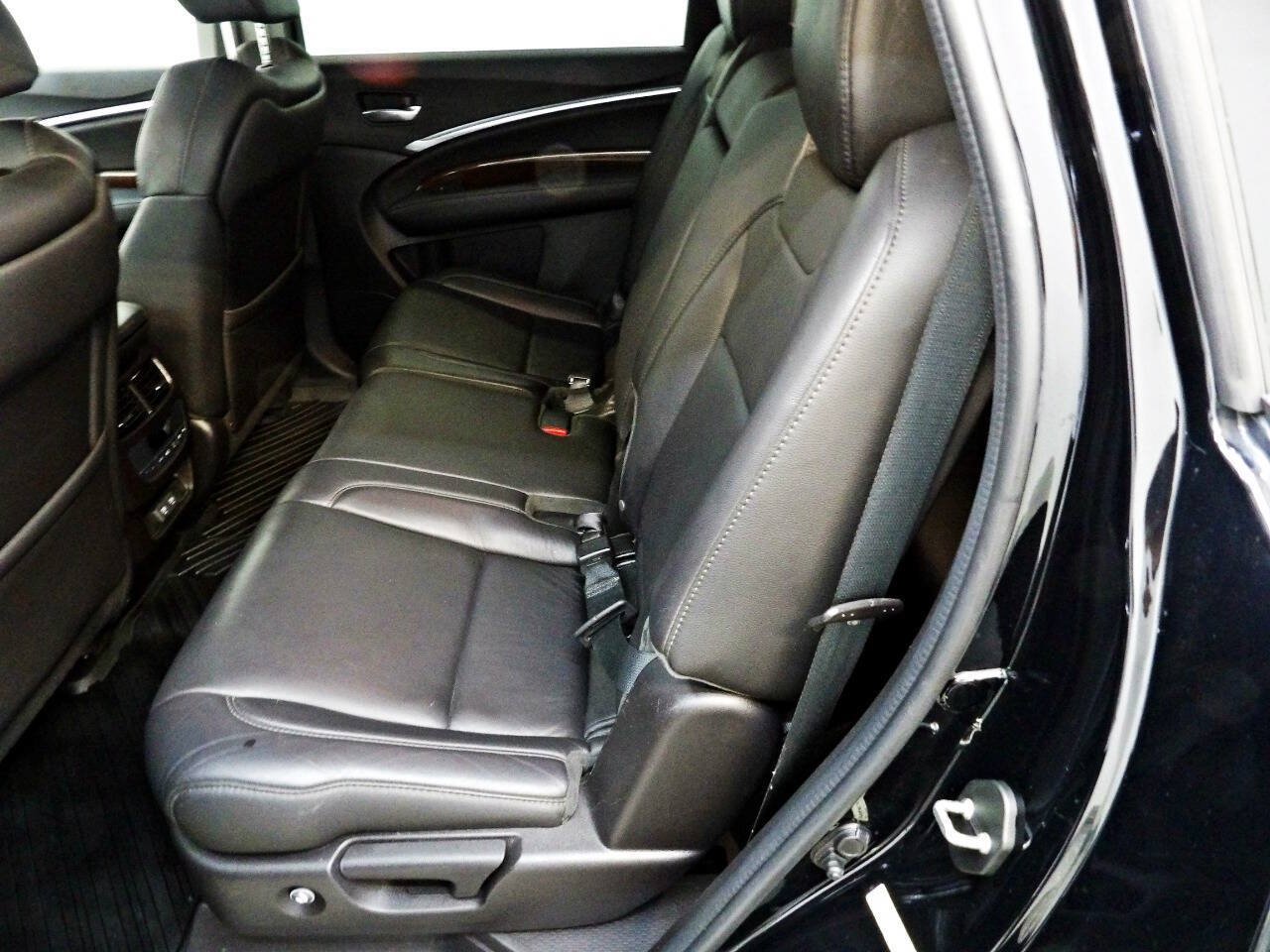 Used 2017 Acura MDX w/ Technology Package AWD/4WD image 10