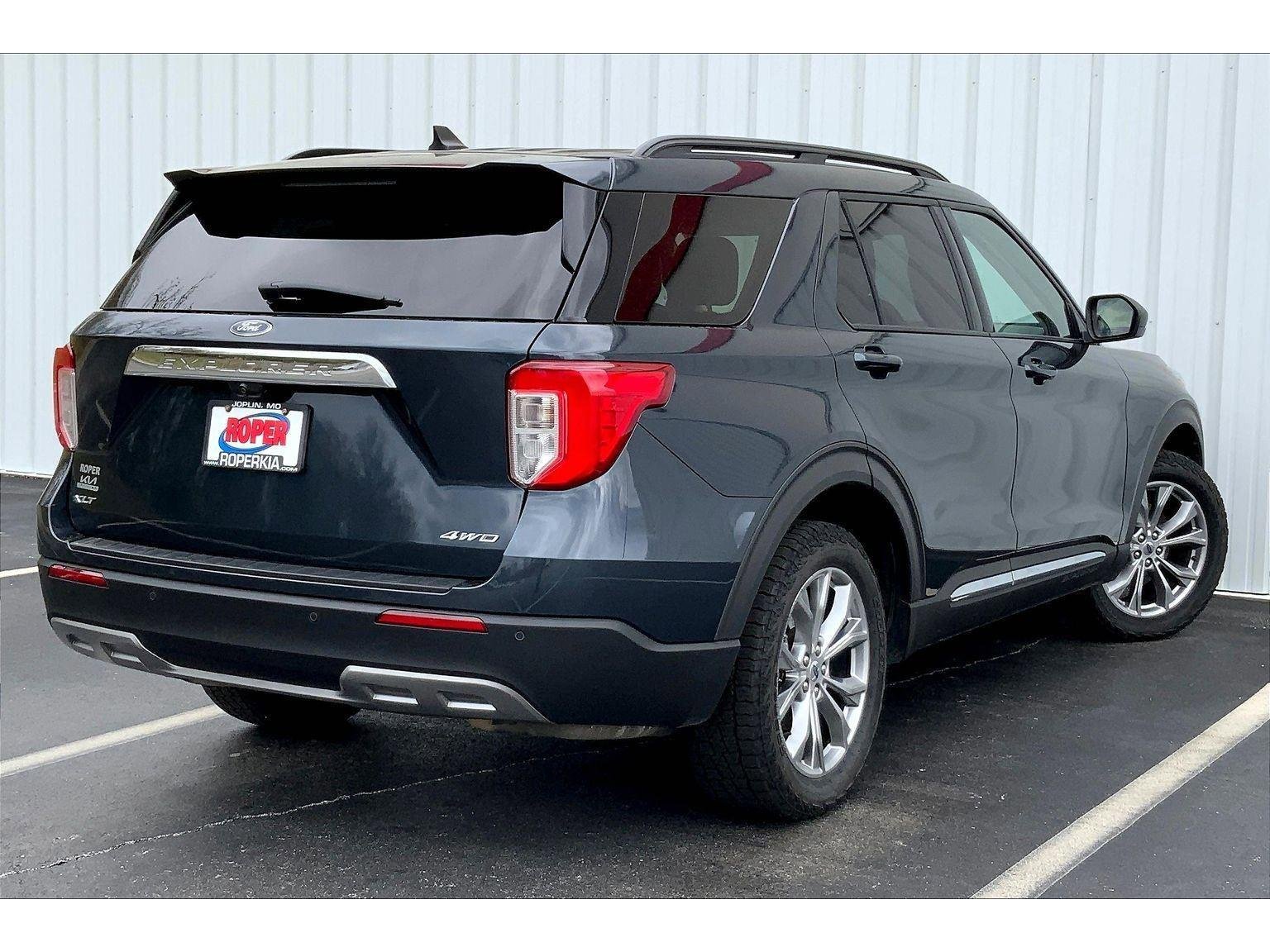 Used 2022 Ford Explorer XLT w/ Equipment Group 202A image 11