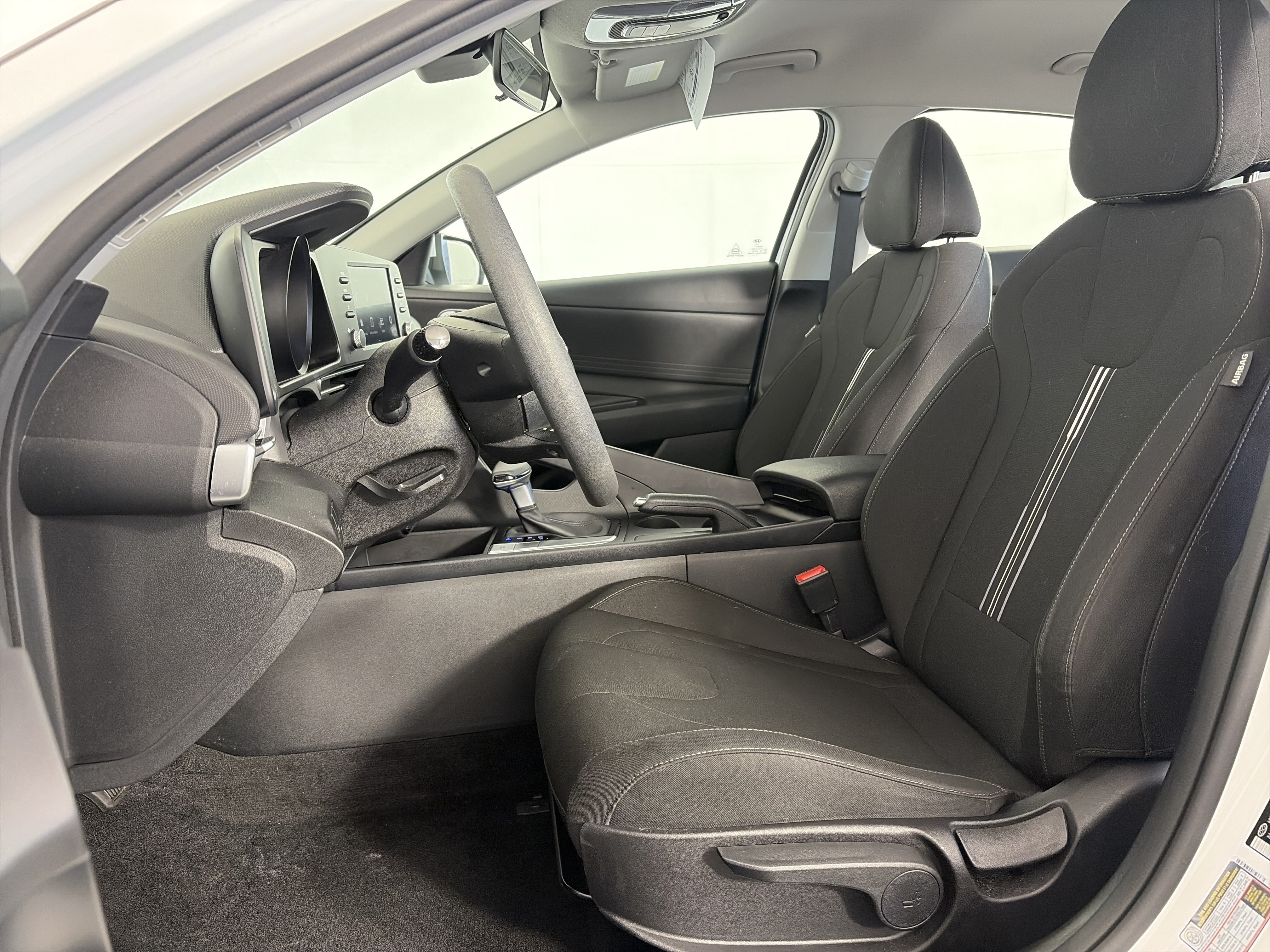 Certified 2022 Hyundai Elantra SEL FWD image 6