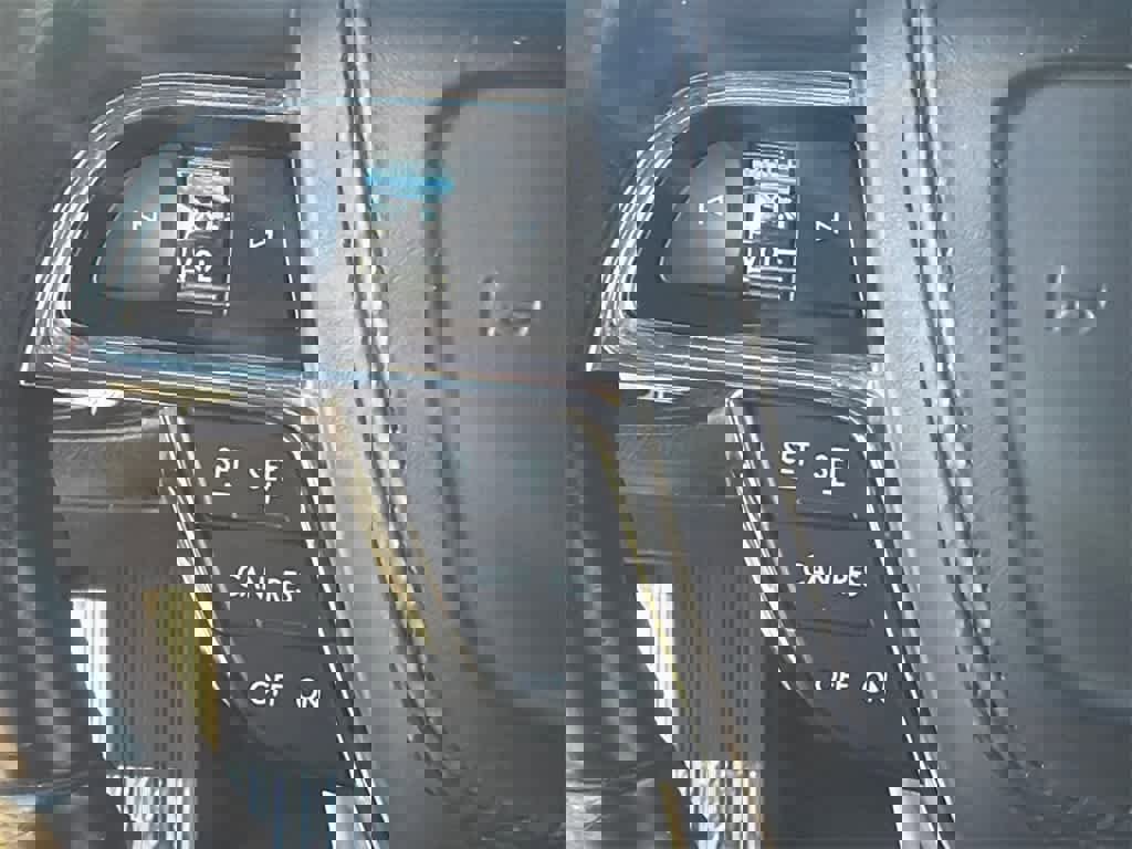 Used 2017 Lincoln Continental Reserve image 24