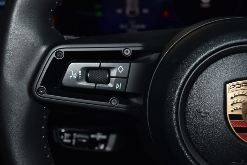 Used 2024 Porsche Macan 4 Electric image 10