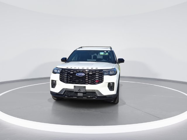 Used 2025 Ford Explorer ST AWD/4WD image 3