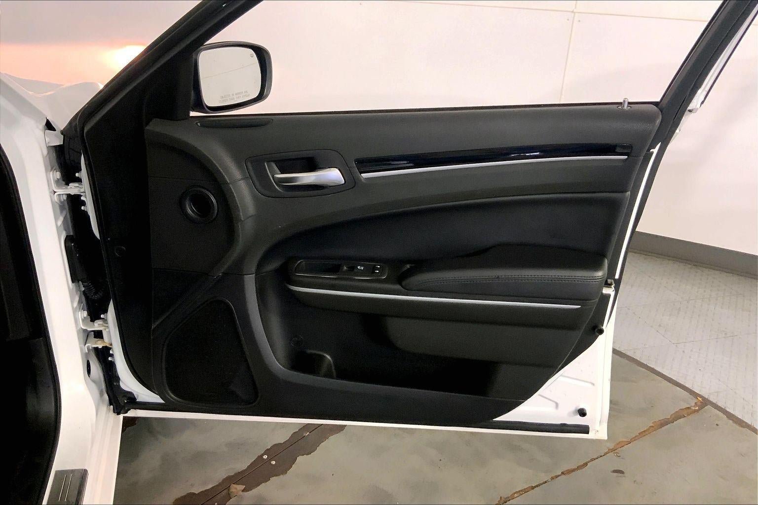 Used 2023 Chrysler 300 Touring w/ Sport Appearance Package RWD image 25