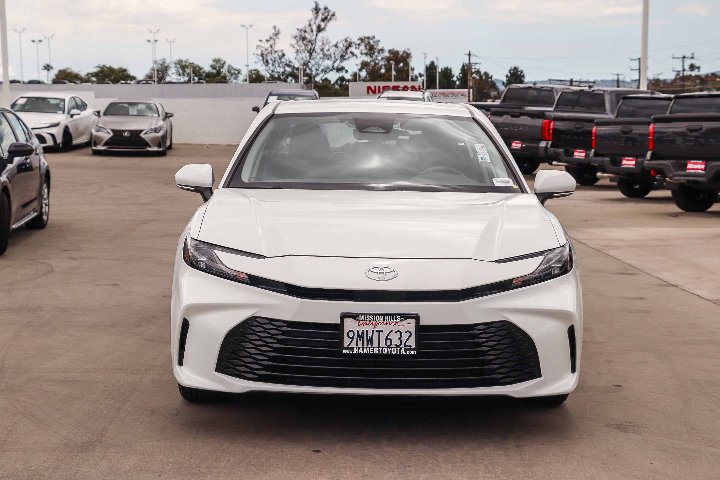 Certified 2025 Toyota Camry SE AWD/4WD image 2