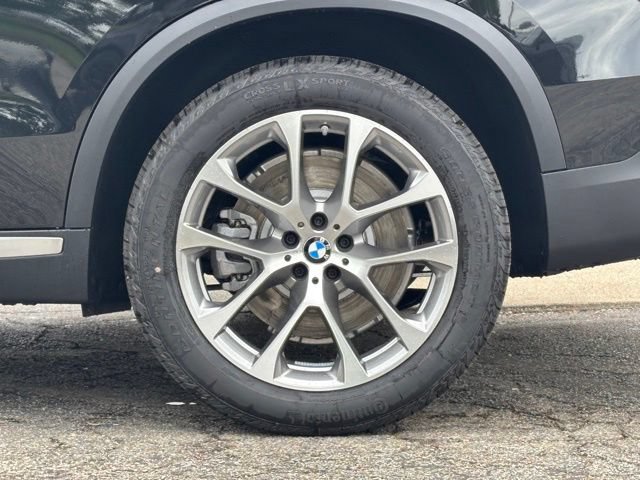 New 2026 BMW X5 xDrive50e w/ Executive Package AWD/4WD image 3