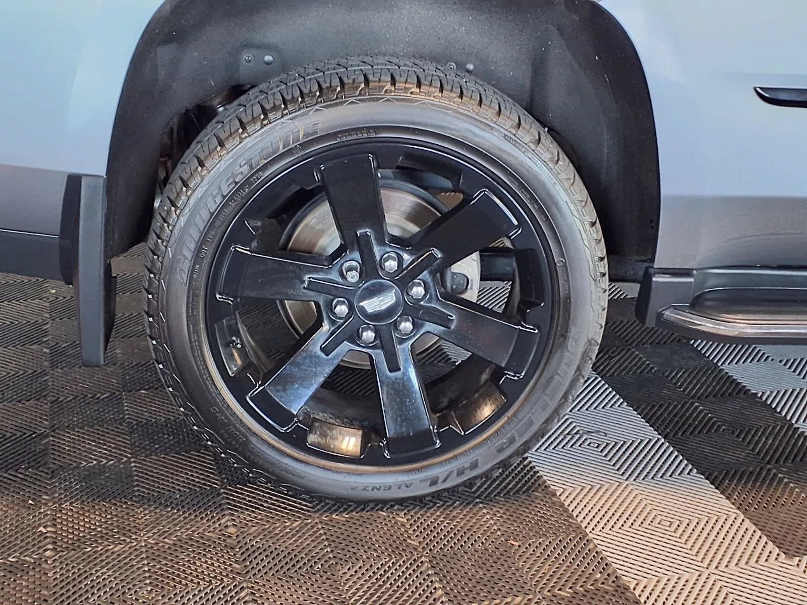 Used 2020 Cadillac Escalade Luxury w/ Escalade Sport Edition AWD/4WD image 10