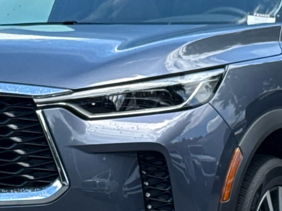 Used 2025 INFINITI QX60 Sensory AWD/4WD image 10