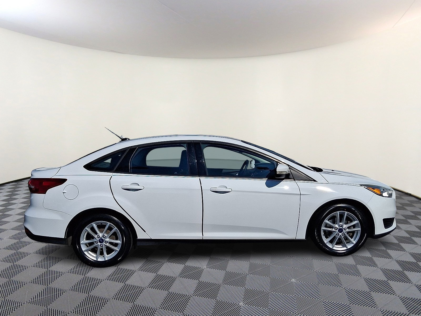 Used 2016 Ford Focus SE FWD image 8