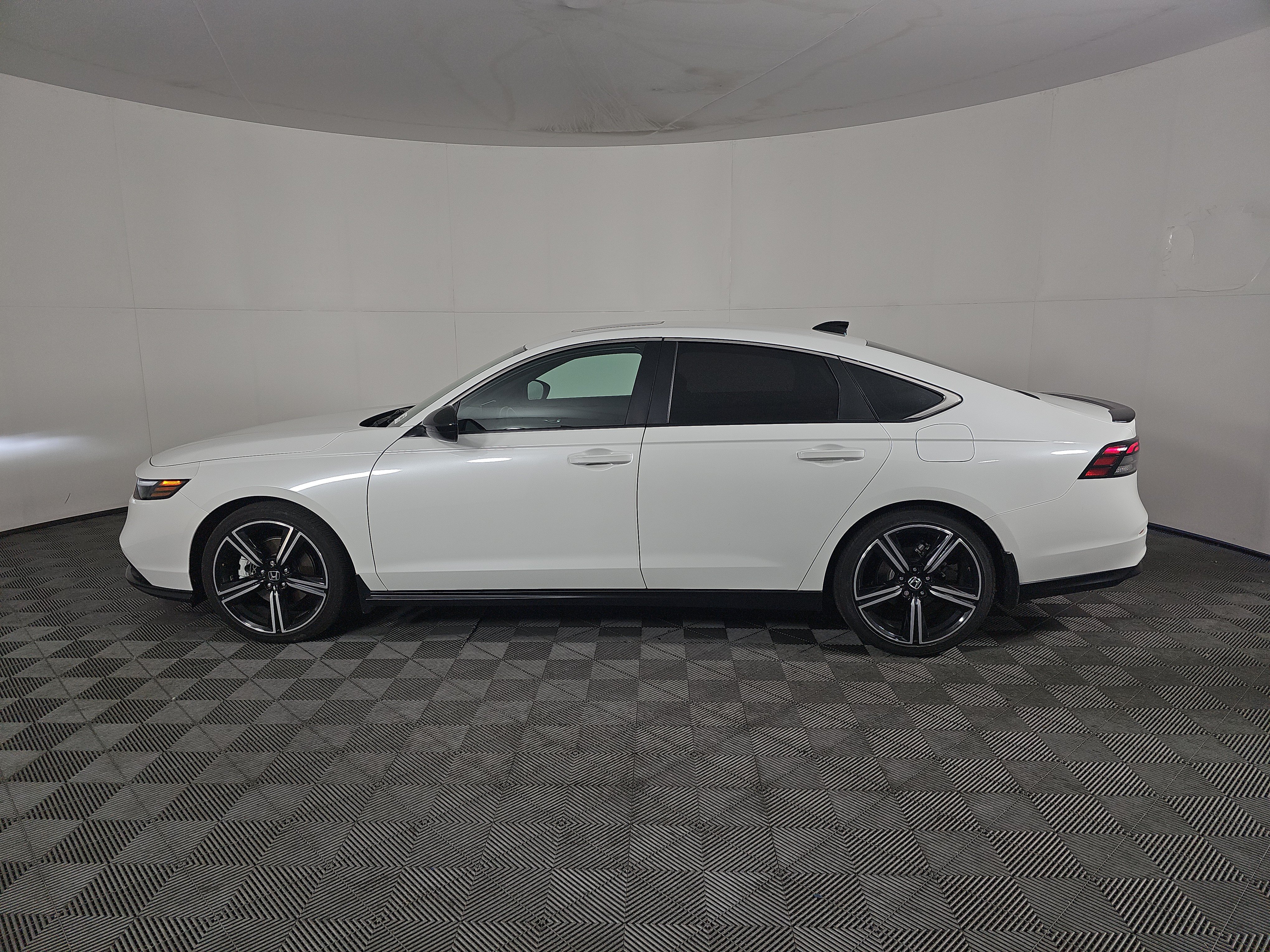 Certified 2024 Honda Accord Sport image 7