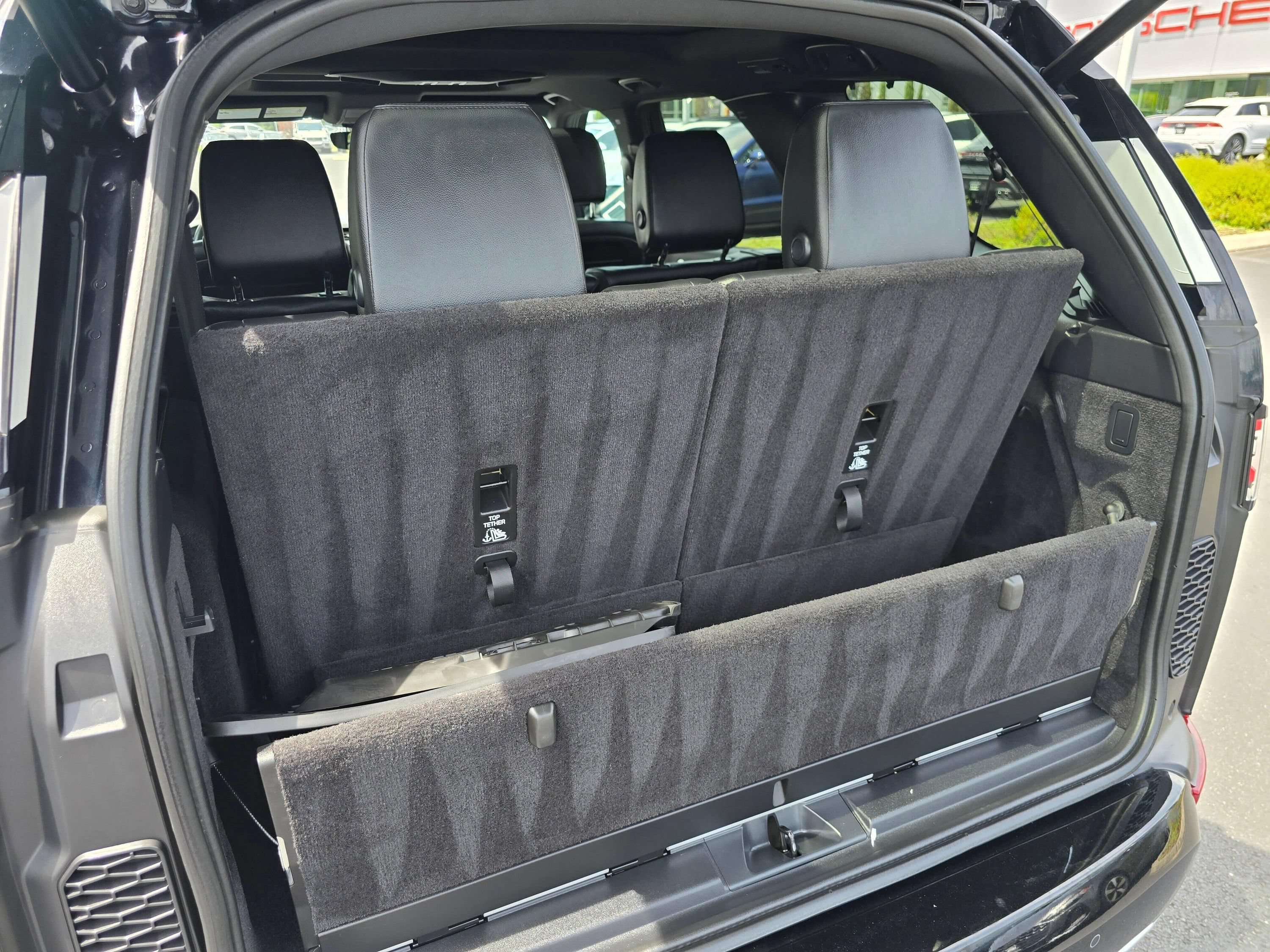 Used 2020 Land Rover Discovery Landmark AWD/4WD image 19