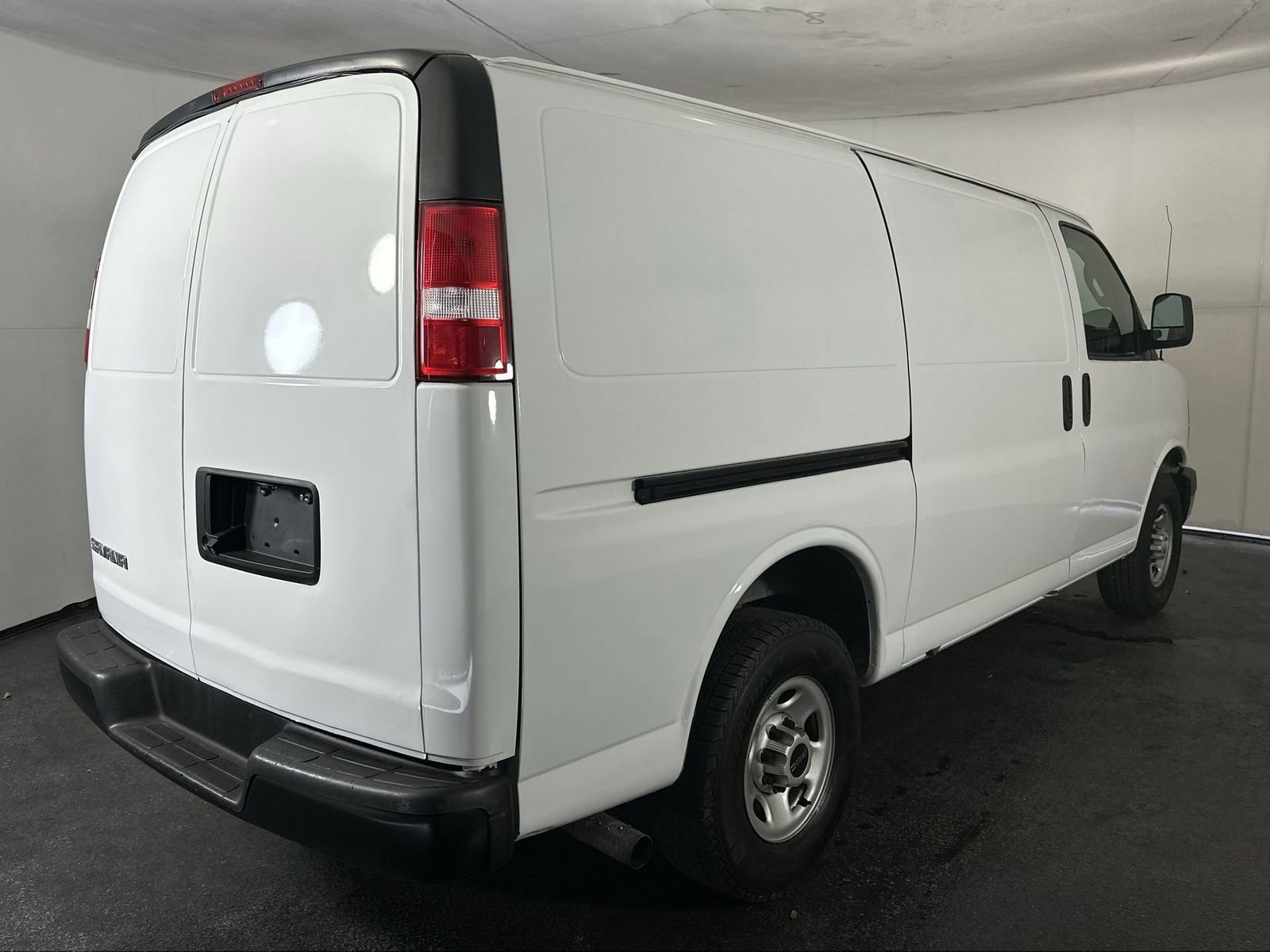 Used 2020 GMC Savana 2500 image 11
