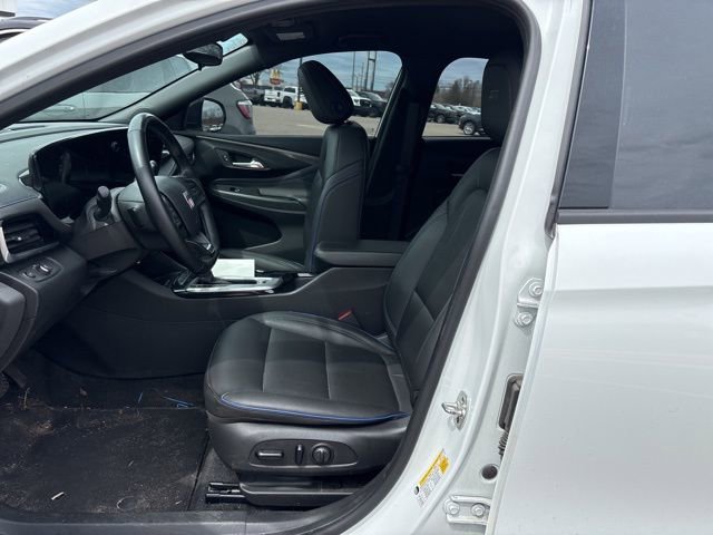 Used 2024 Buick Envista Sport Touring w/ Convenience I Package image 14