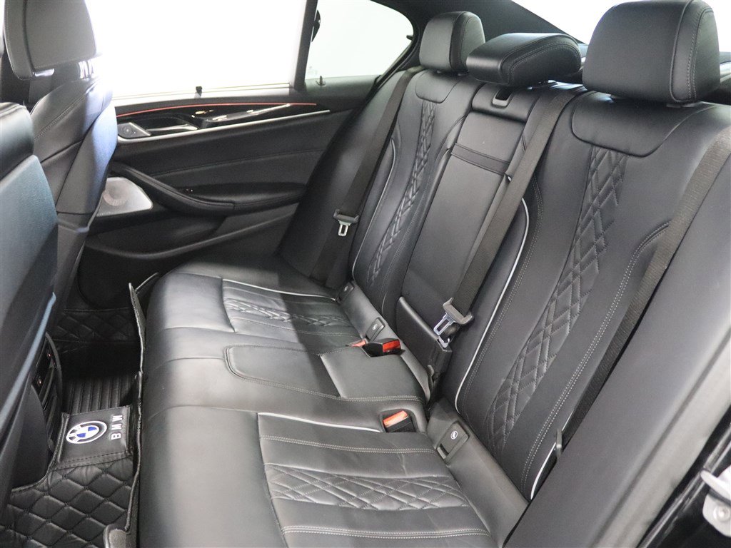 Used 2020 BMW M550i xDrive w/ Executive Package image 10