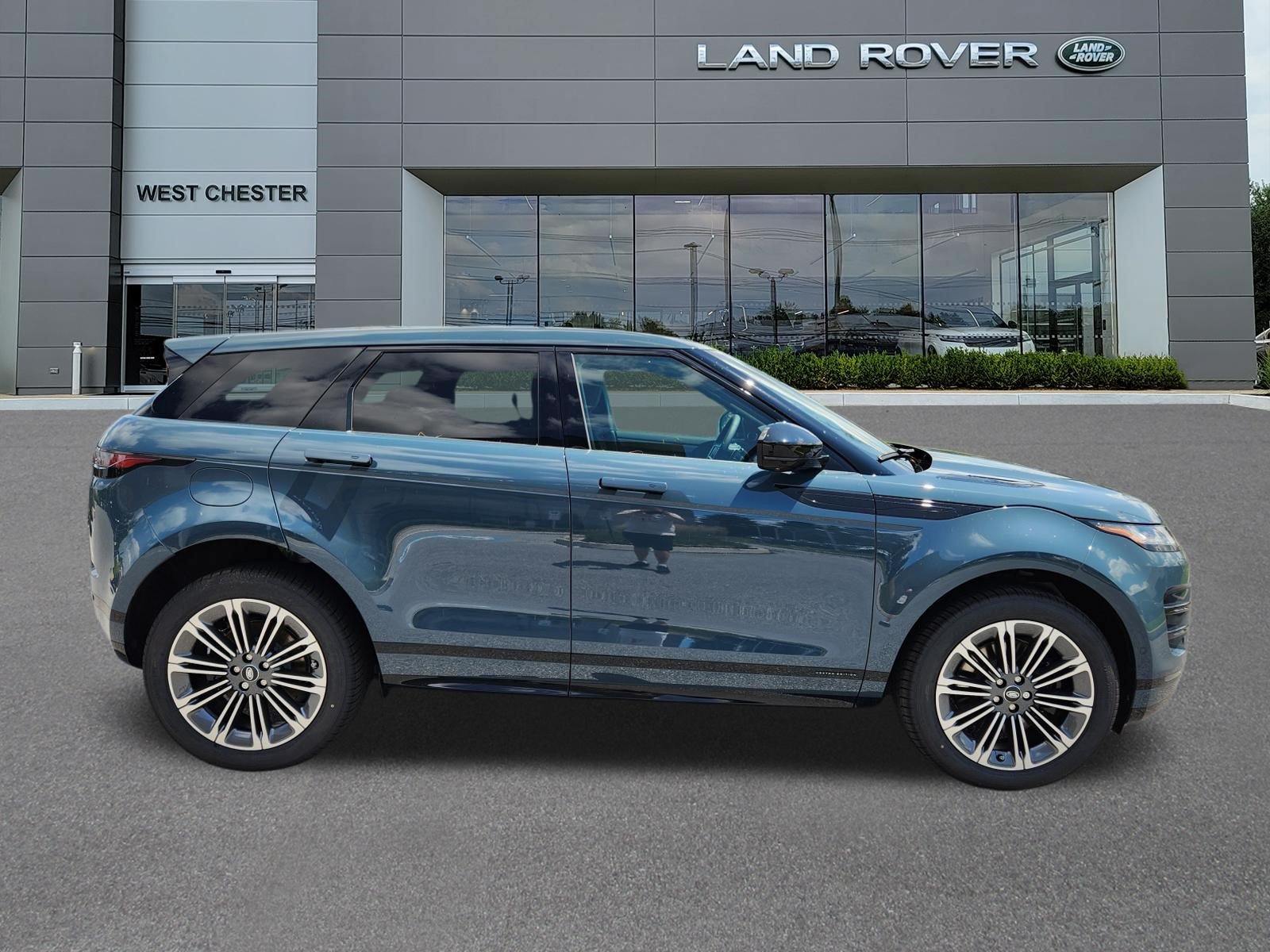 New 2026 Land Rover Range Rover Evoque Hoxton AWD/4WD image 6