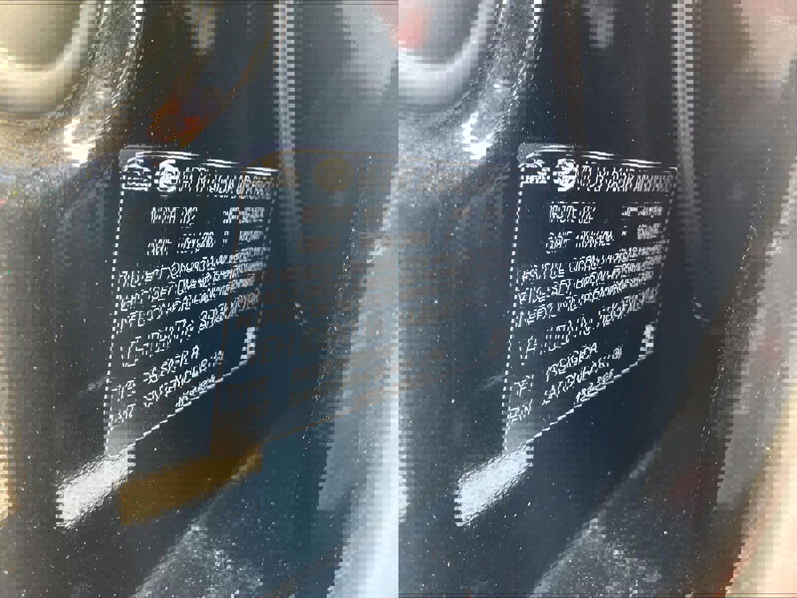 Used 2022 Jaguar XF SE image 31