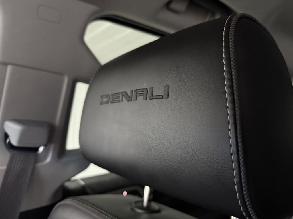 Used 2017 GMC Yukon Denali w/ Open Road Package image 24