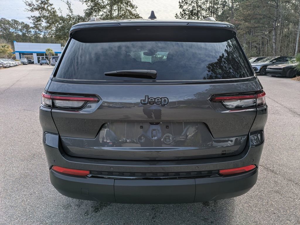 Used 2024 Jeep Grand Cherokee L Altitude image 5
