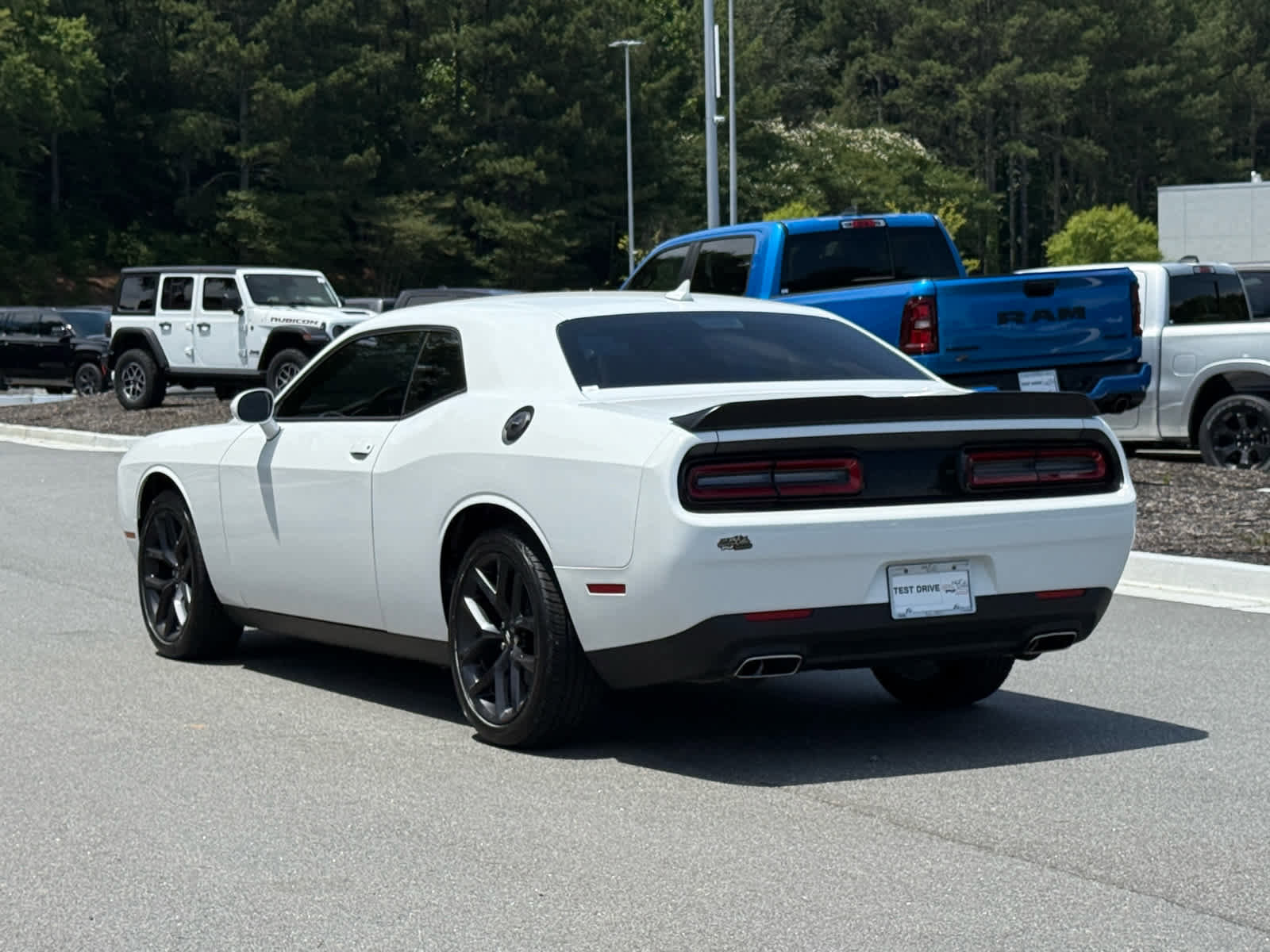 Used 2022 Dodge Challenger SXT w/ Plus Package RWD image 3