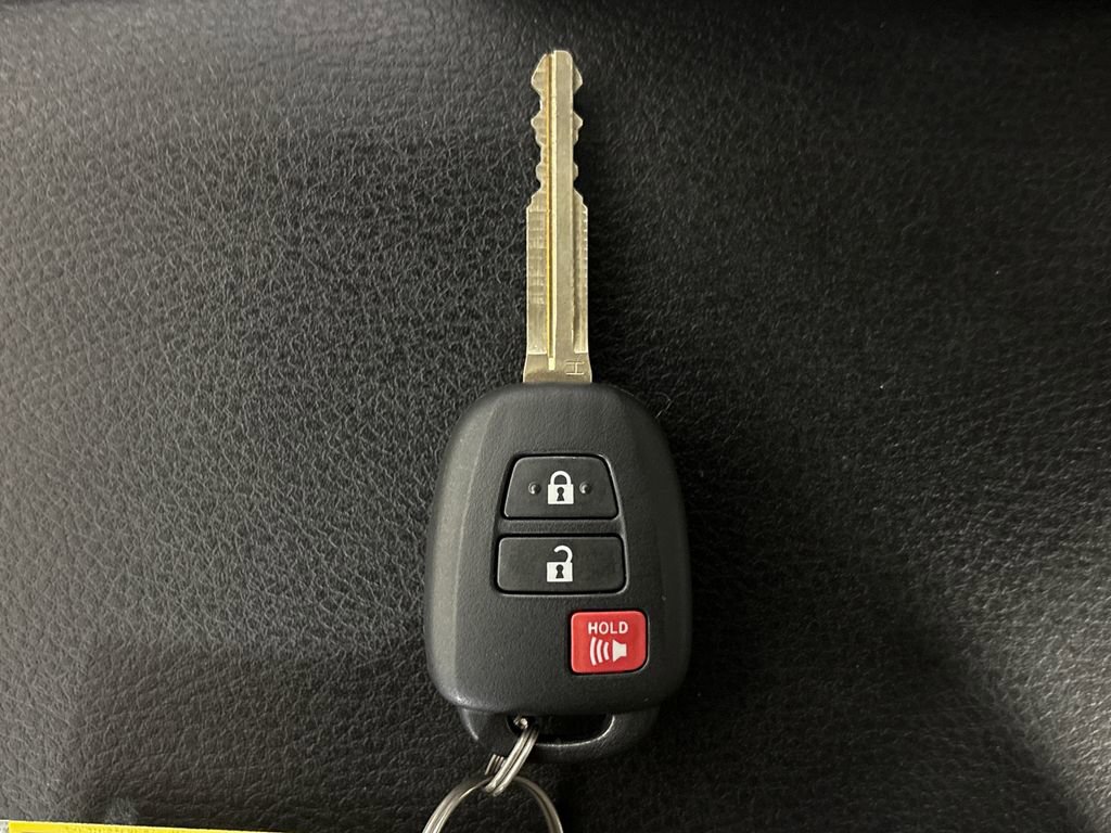 Used 2019 Toyota Tacoma SR5 image 32