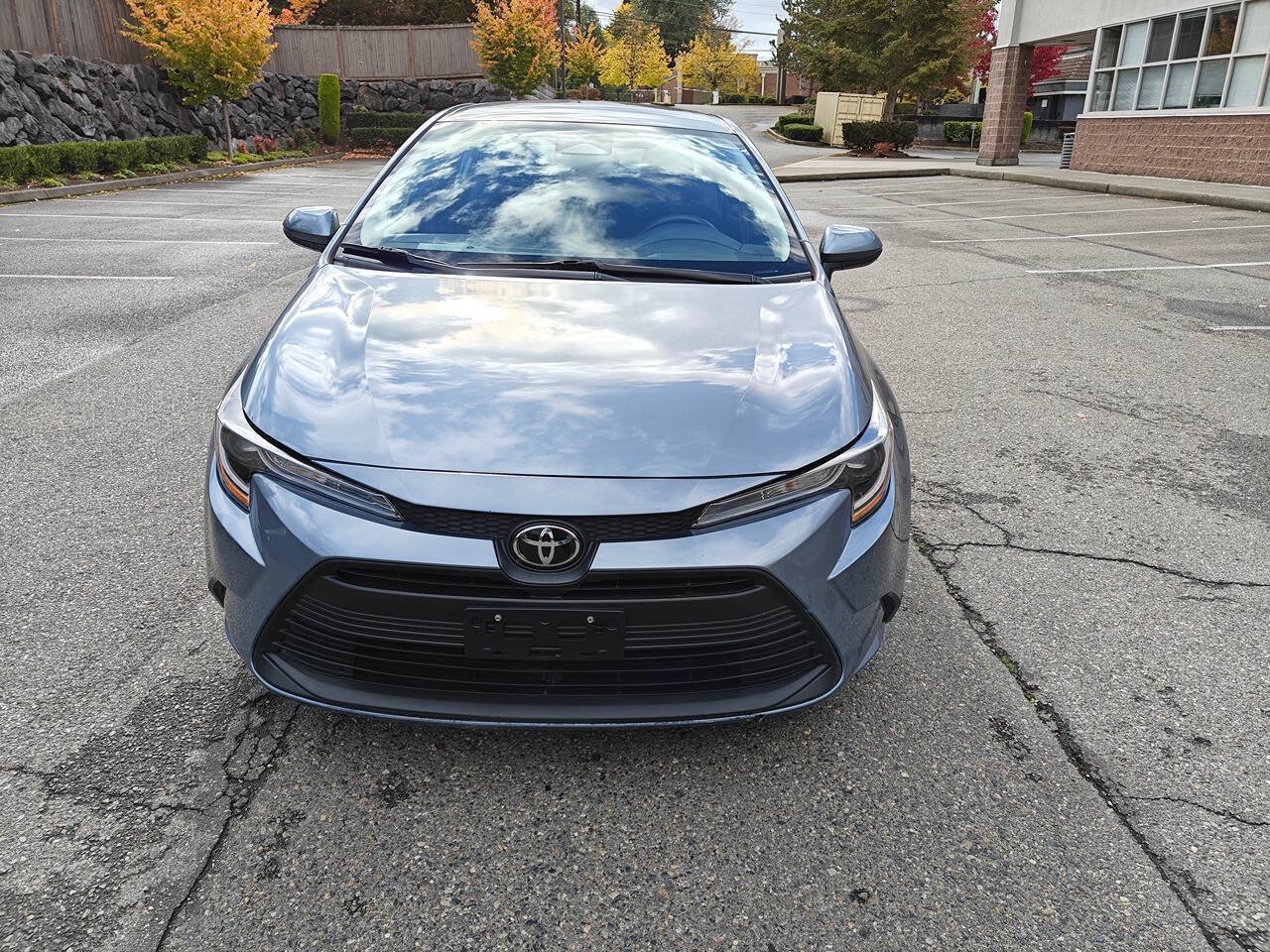 Used 2023 Toyota Corolla LE FWD image 9