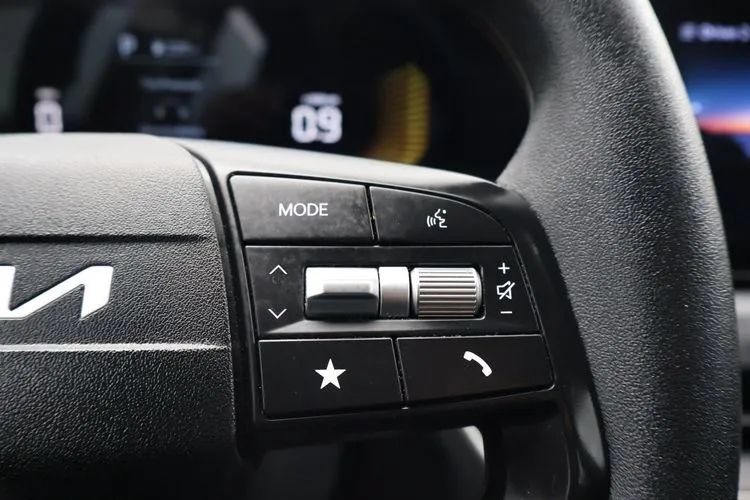 Used 2025 Kia K4 FWD image 22