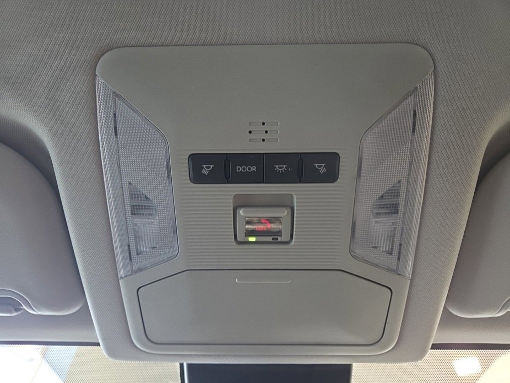 Used 2024 Toyota RAV4 LE image 28