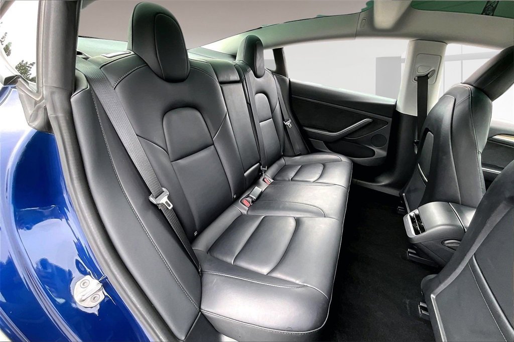 Used 2023 Tesla Model 3 Standard Range image 22