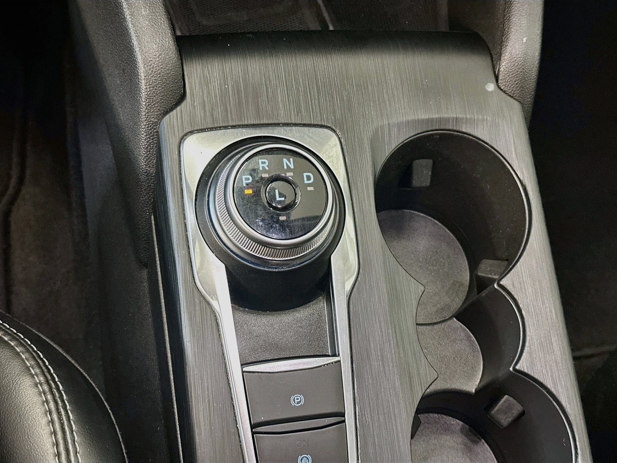 Used 2025 Ford Escape Platinum AWD/4WD image 25