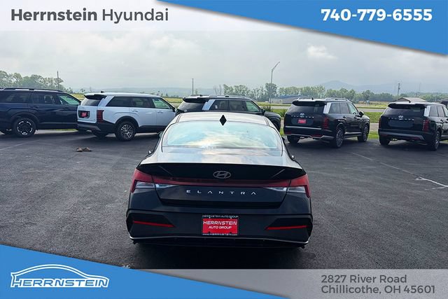 Certified 2025 Hyundai Elantra Sport FWD image 22
