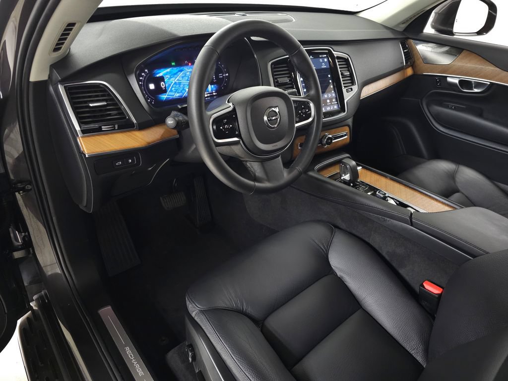 Certified 2024 Volvo XC90 T8 Plus w/ Protection Package Premier AWD/4WD image 18