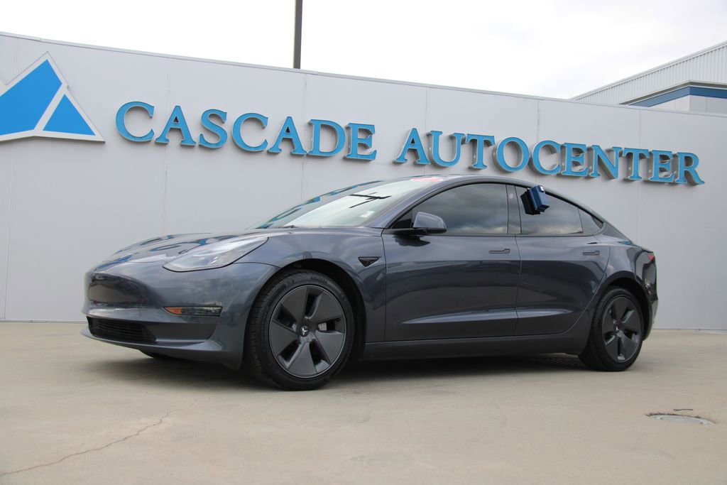 Used 2023 Tesla Model 3 Standard Range image 1