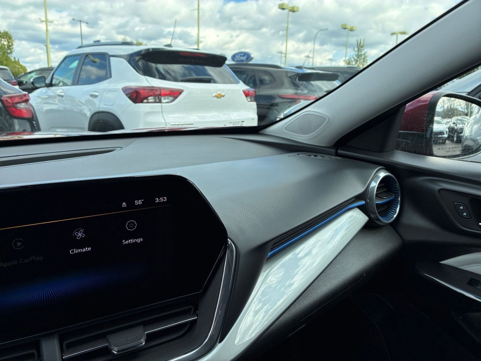 Used 2025 Chevrolet Trax LT FWD image 34