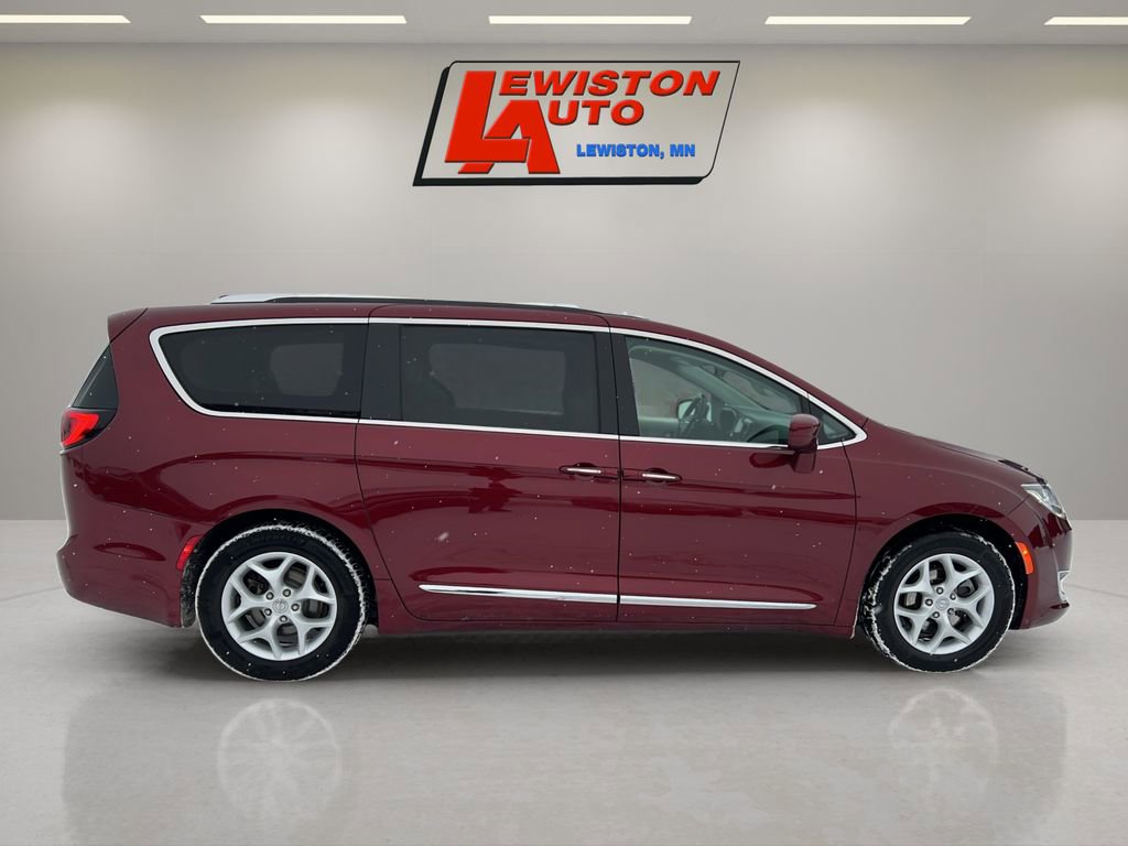 Used 2018 Chrysler Pacifica Touring-L Plus w/ Tire & Wheel Group image 13