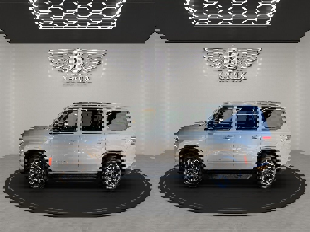 Used 2023 Jeep Wagoneer Series III w/ Preferred Equipment Group image 3