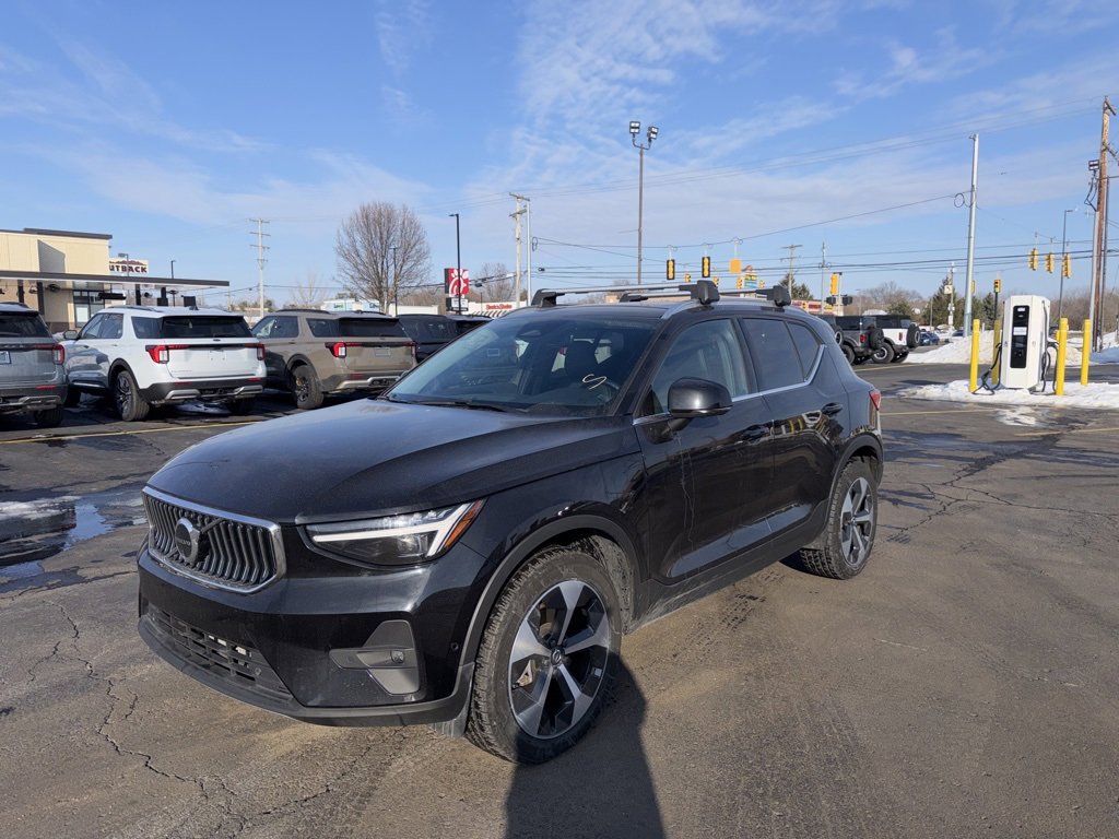 Used 2024 Volvo XC40 B5 Plus