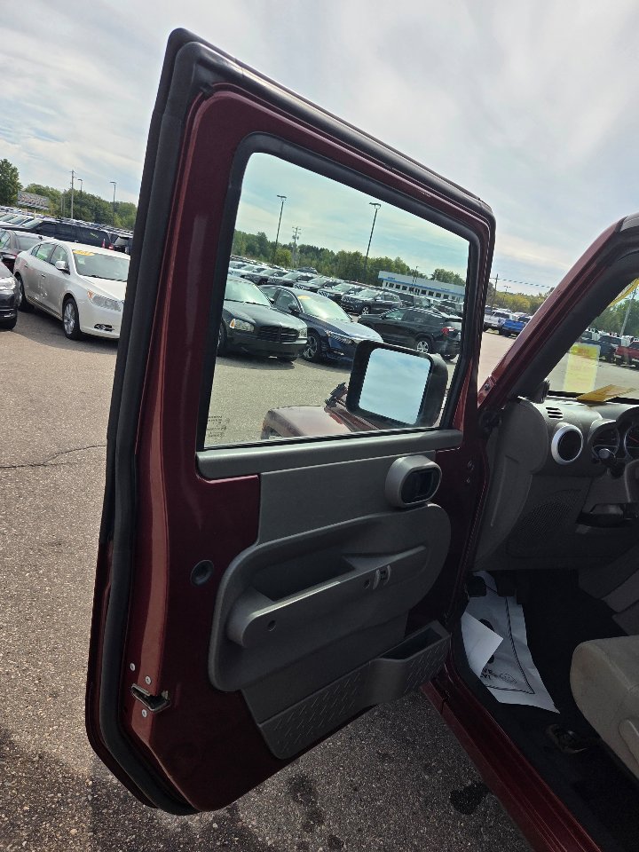 Used 2008 Jeep Wrangler Unlimited Sahara image 10
